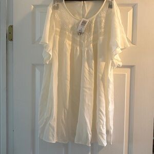 Torrid Cream Lace Accent Top size 1